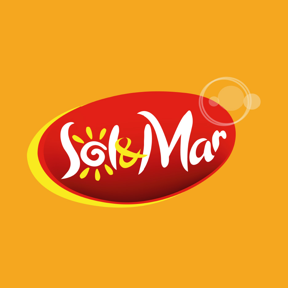 Logo cu textul 'Sol & Mar' pe un fundal portocaliu, cu un soare stilizat.